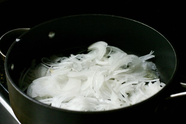 onion slices with butter