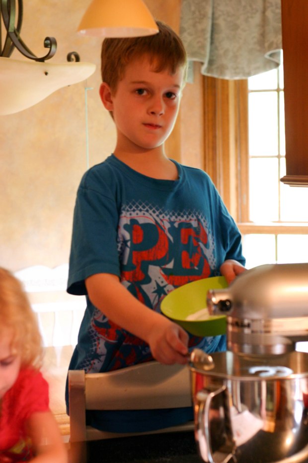 adding sugar to egg whites